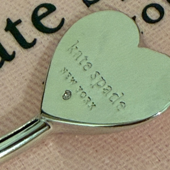Kate Spade Silver Heart Bangle *NWT*Dust Bag*Fast Shipping! - Picture 4 of 6